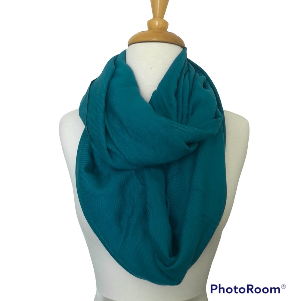 Infinity scarf